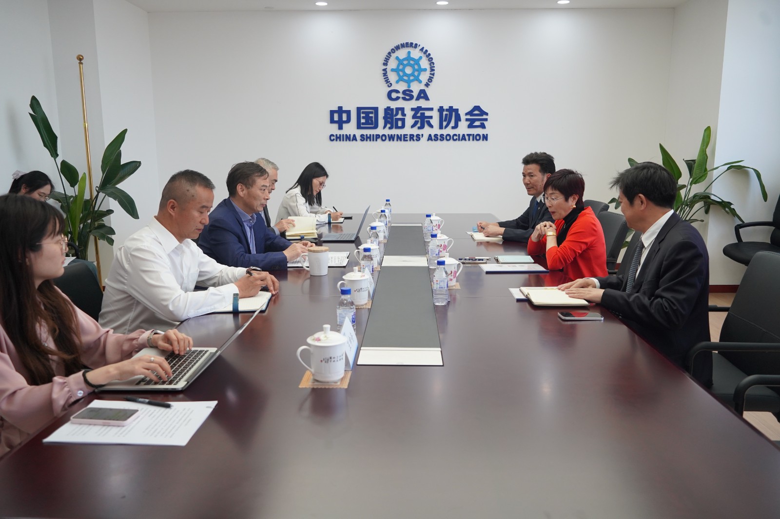 香港特区驻沪经贸办事处主任蔡亮一行来访中国船东协会