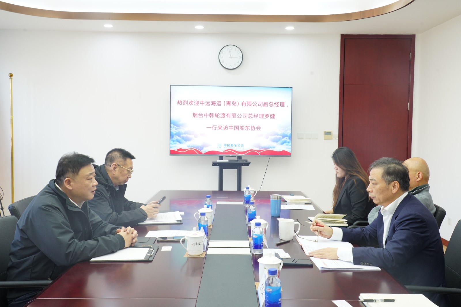 中远海运(青岛)有限公司副总经理罗健一行来访中国…