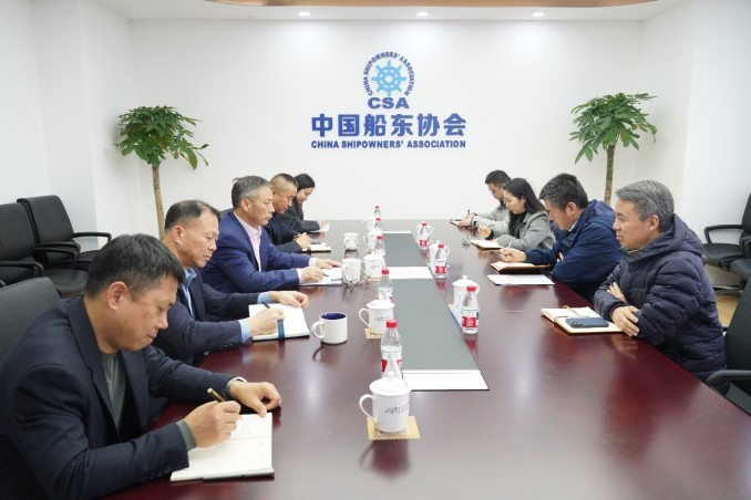 上海海事局船员处副处长张宇东一行到访中国船东协会